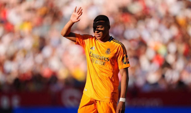 皇马2-0完胜塞维利亚：贝林厄姆破门，姆巴佩出彩锁定西甲金靴