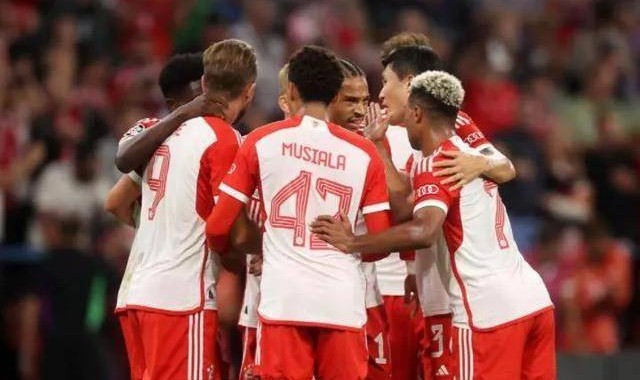 1-2！欧冠6冠王遇困境，双线受阻，德甲国家德比战，冠军悬念重生