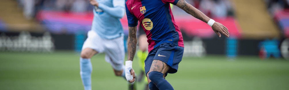 西甲-拉菲尼亚双响，补时绝杀，巴萨连扳3球4-3先赛7分领跑