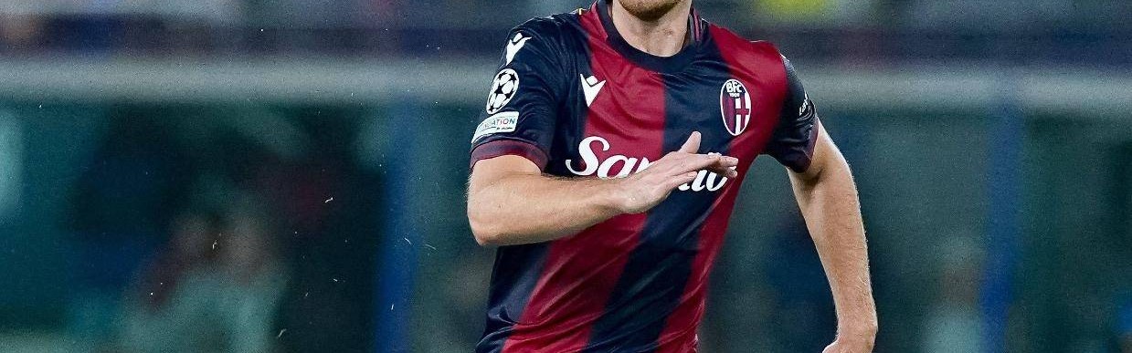 3000万中卫引发多家豪门哄抢，大黑马主帅怎么考虑转会问题？