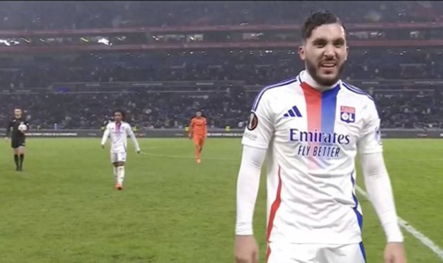 曼联领跑争夺2000万法甲助攻王，挖角欧联对手，金球未来候选