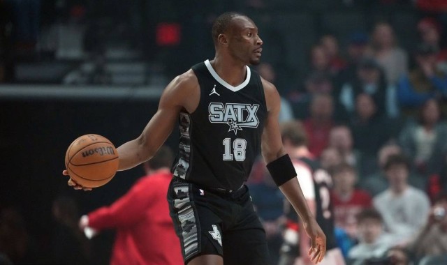 卡马拉23+10夏普21+10班顿20+6 开拓者胜马刺