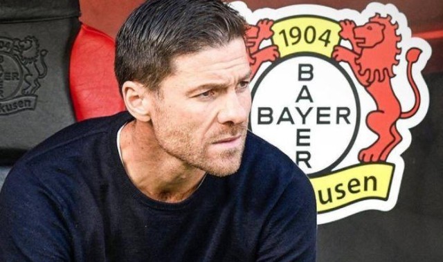 奇迹！753万鱼腩爆冷：2-1逆转德甲冠军首进决赛球迷冲入球场庆祝