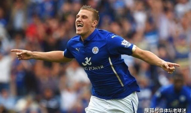 传奇！35岁重返世界杯，两大英超金靴成其替补，荣膺两队射手王