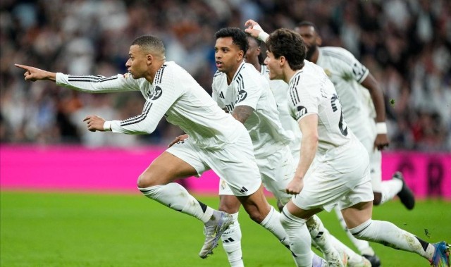 C罗亲自指点！姆巴佩33球平皇马传奇，赛后霸气宣言冠军才是终点