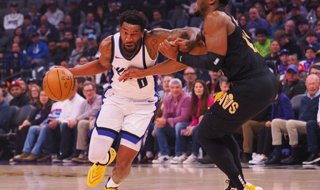 德罗赞27分莫布利31+10 国王爆冷送骑士三连败