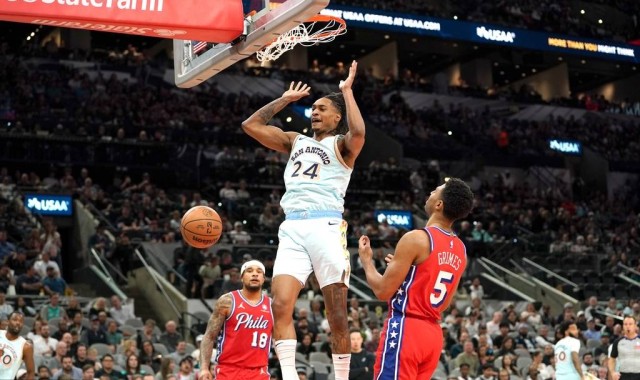 76人4人空砍20+遭3连败 索汉23分瓦塞尔20分马刺胜